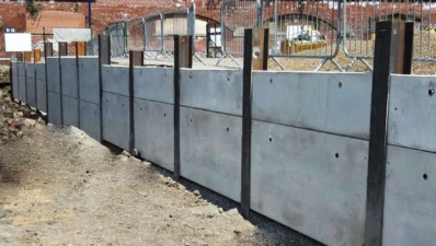 A completed king post wall at Saxton Gardens.