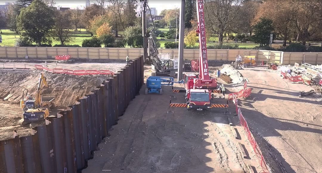 Sheet Piling contractor Aarsleff Ground Engineering installing sheet piling for its client in the UK Sheet Piling contractor Aarsleff Ground Engineering installing sheet piling for its client in the UK