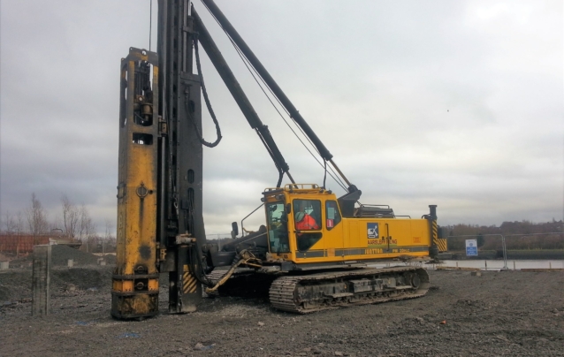 Aarsleff's Junttan PM20 piling rig in use for the Dalmuir Waste Water Treatment project.