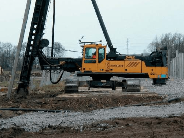 Banut 850 - Piling Rig